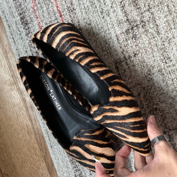 Gibson Latimer Tiger Striped Calf Hair Pointed Toe Flat Shoes Size 8 - Picture 3 of 5